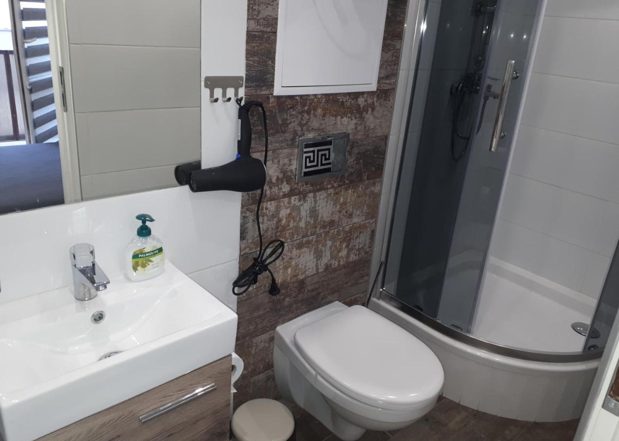 Apartamenty Centrum Mala Dwojeczka Blekitna Panoramiczna Balkonem Promenada Kielce Exteriör bild