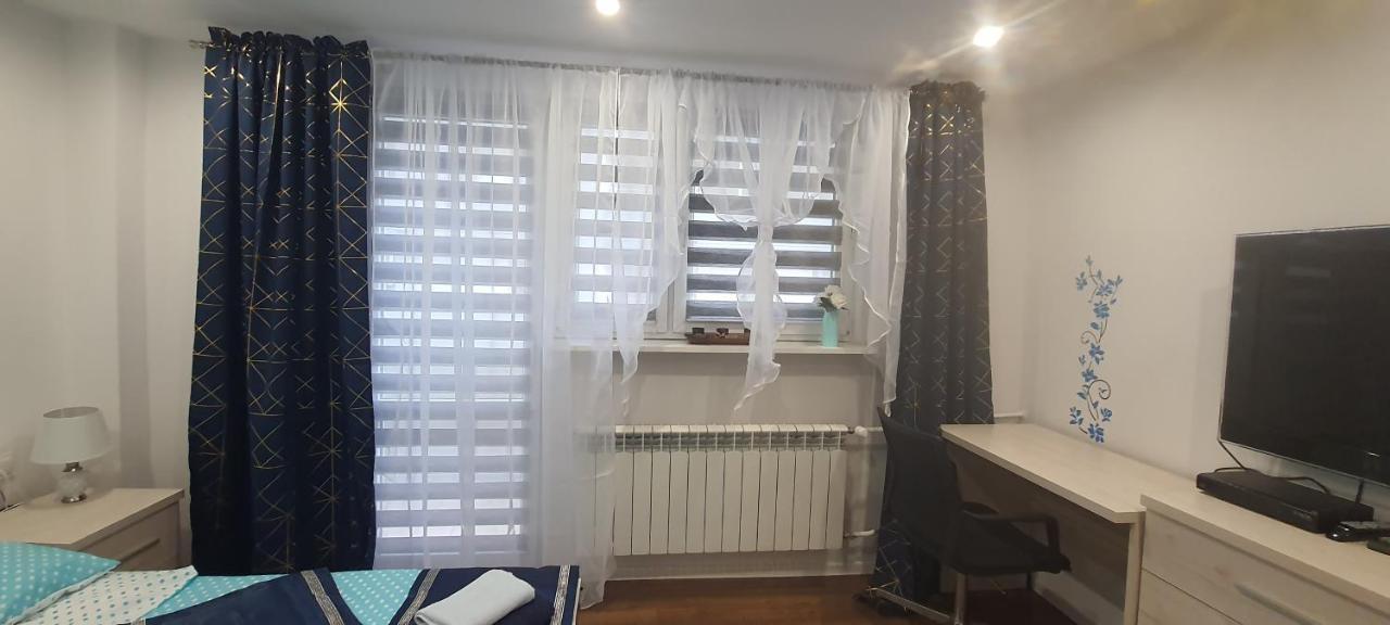 Apartamenty Centrum Mala Dwojeczka Blekitna Panoramiczna Balkonem Promenada Kielce Exteriör bild